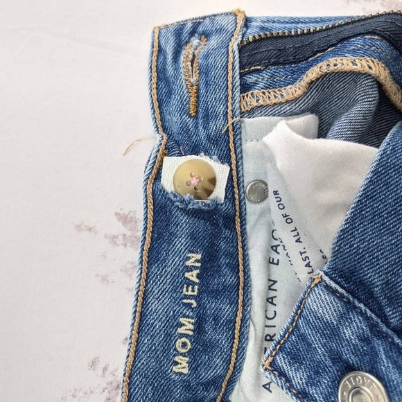 American Eagle Mom Jeans - Picture 2 of 2